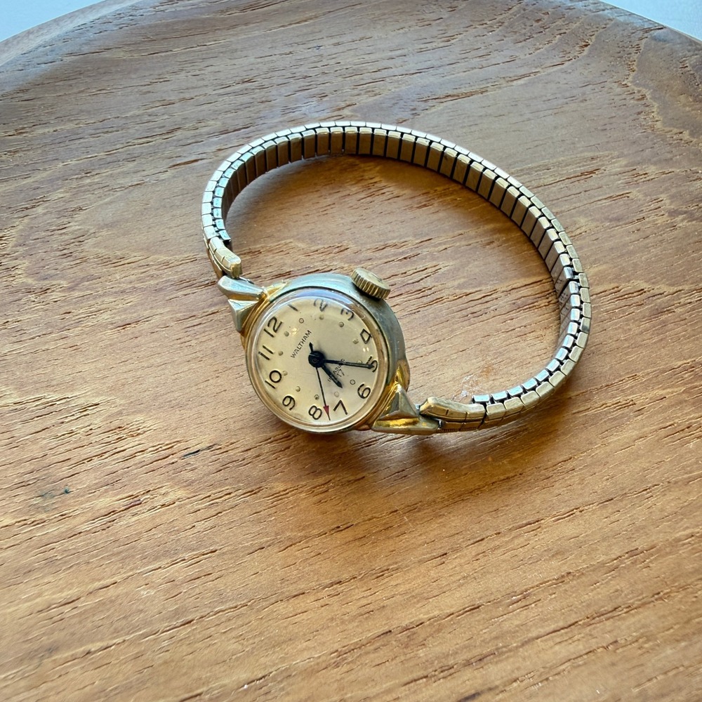 Vintage Waltham 17 Jewels Incabloc Manual Wind Watch Two Tone Expansion Band